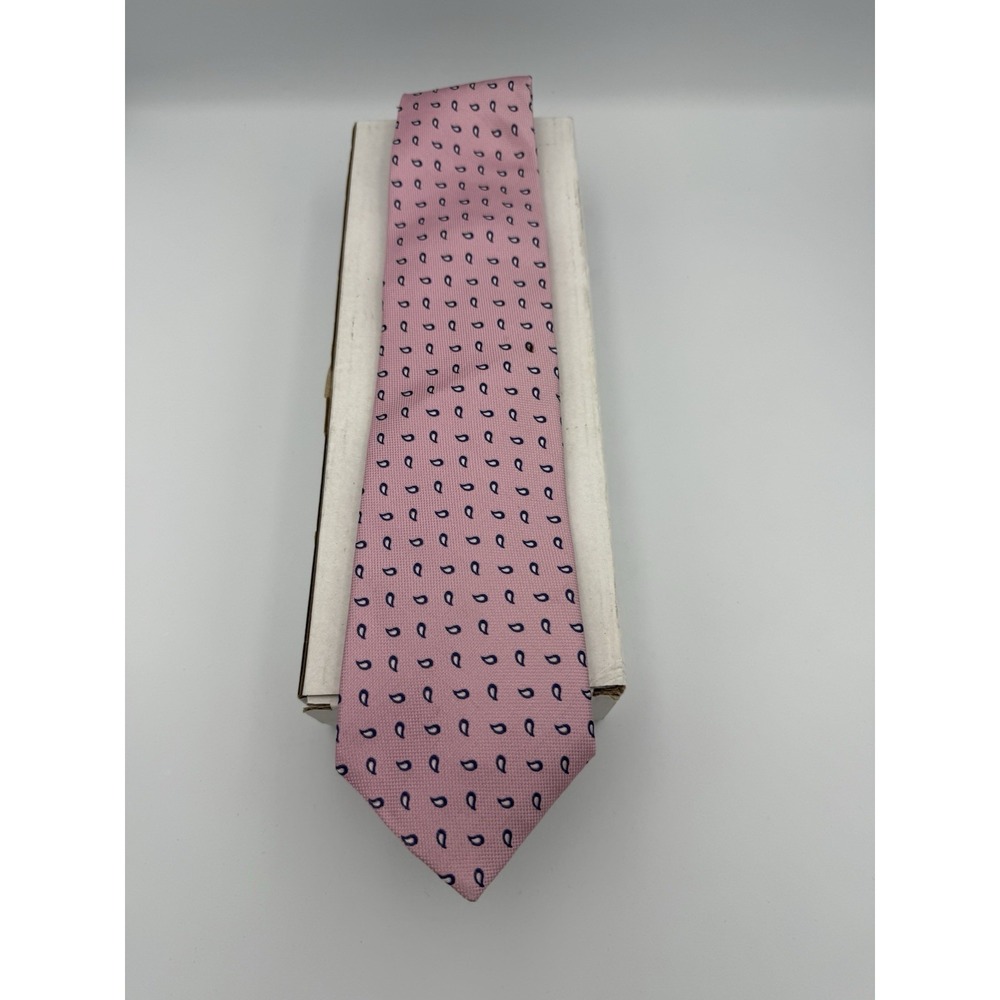 Barneys New York‎ 100% Silk Tie Pink Navy Blue Paisley Hand Made USA Luxury